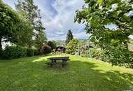 Tirolerhaus auf großem Grundstück und herrlichem Weitblick über die Weinberge