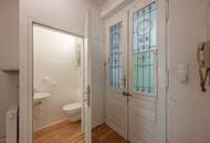 ++NEU++ Sanierungsbedürftige 3-Zimmer Altbauwohnung im Erdgeschoss!