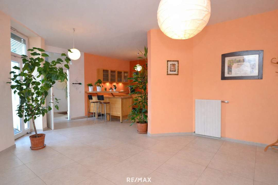 Großzügige 5-Zimmer- Altbauwohnung mit Terrasse in zentraler Lage von Penzing