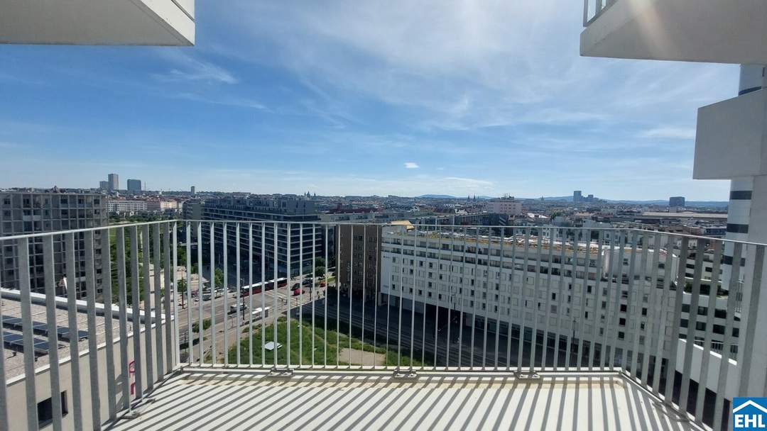 Sonnwendviertel: 1-Zimmer-Wohnung mit Balkon im 12. OG – Fitnessraum, Co-Working &amp; Rooftop-Terrasse inklusive!