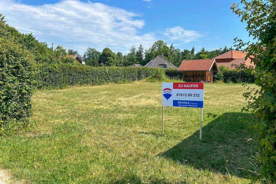 TOP PREIS - KEIN BAUZWANG - SEHR SCHÖNES Grundstück für IHR TRAUMHAUS - EBEN - SONNIG - RUHIG - RASCH auf der Autobahn !, Grund und Boden-kauf, 208.120,€, 4655 Gmunden