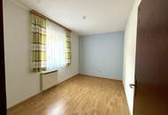 *** Helle Erdgeschosswohnung mit Balkon, 2 Schlafzimmern &amp; viel Potenzial in Langenwang ***