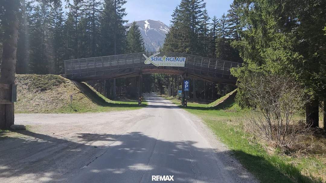 „Ehemaliges Hotel in Bestlage in Hohentauern mit vielseitigem Entwicklungs- und Nutzungspotenzial.“