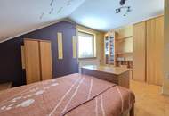 Großzügige und gepflegte Mietwohneinheit in einem Wohnhaus im Obergeschoß in ländlicher Ruhelage.