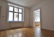 Hofseitiger 2-Zimmer-Altbau mit Balkonoption!