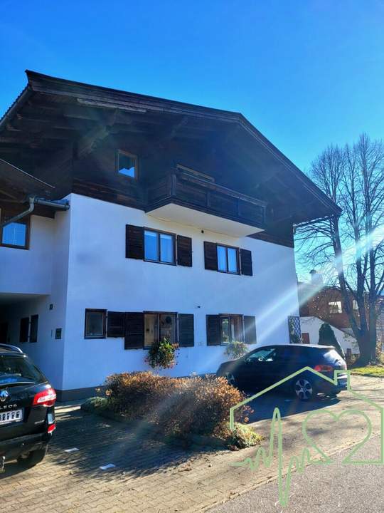 Apartmenthaus mit vielfältigen Möglichkeiten in Oberndorf/Tirol - Perfekt für Investoren!