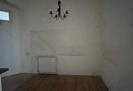 93 m² voller Möglichkeiten: Gestalten Sie Ihr persönliches Altbaujuwel Sanierungsbedürftig