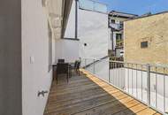 Stillvolle 2-Zimmer Altbauwohnung mit Balkon (10. Oktober Straße 6)