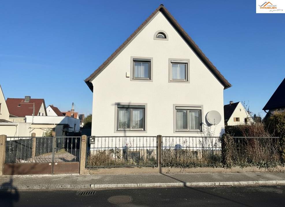 Wohnhaus mit Potenzial in guter Lage von 2620 Neunkirchen