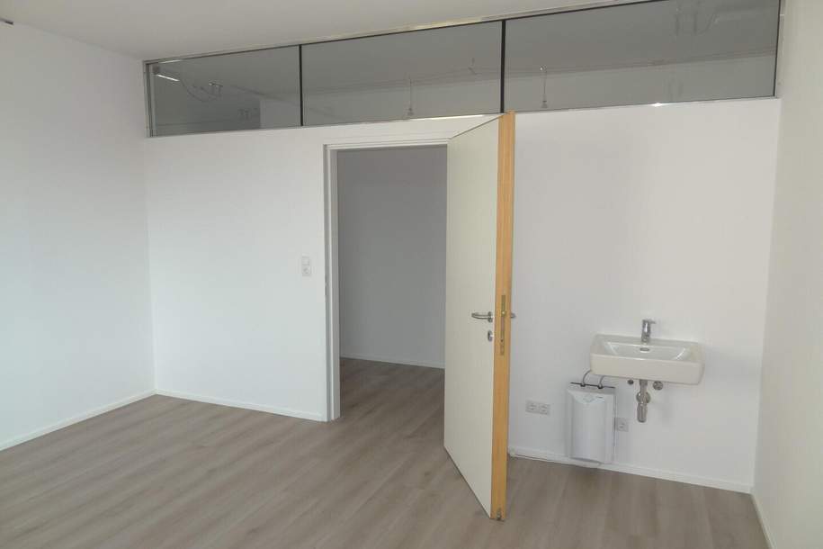 Nur für Ärzte: Zu sanierende und noch frei gestaltbare Praxisfläche in sehr guter Frequenzlage zu mieten, Gewerbeobjekt-miete, 6020 Innsbruck-Stadt