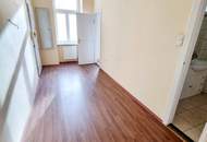 Make Altbau great again - Wohnträume selbst gestalten! Sanierungsbedürftige Altbauwohnung! U-Bahn ums Eck + Traumhaft renoviertes Altbauhaus + Optimalste Infrastruktur und Anbindung! Worauf warten Sie noch?