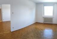 Modernes Wohnen mit Kleinstadt-Charme: Frisch sanierte, lichtdurchflutete elegante Wohnung in Stockerau