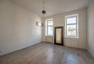 **Hannovermarkt** Renovation Opportunity: 3-Room Period Apartment with Airbnb Potential