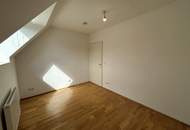 Unbefristete 2-Zimmer-Maisonette- mit Galerie im Dachgeschoss!