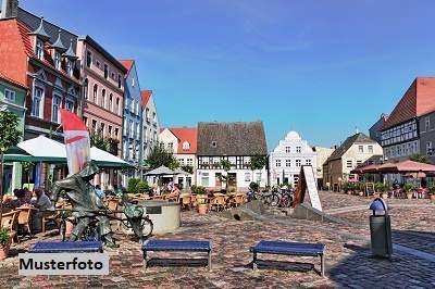 Attraktives Wohn- und Geschäftshaus mit Pension, 3 Wohnungen und Kellerstöckl