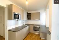 / ZWEI ZIMMER / INNENHOFSEITIG AUSGERICHTET / MODERNE ANLAGE / VERFÜGBAR AB SOFORT / U-BAHN NÄHE