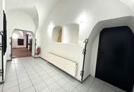 ***Historische Gewerbefläche mit 205 m² Top 2***