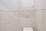 Altbau-Erstbezug mit hofseitigem Balkon im 2. Liftstock einer sanierten Liegenschaft! Fernwärme!