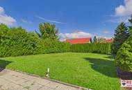Großzügiges Ein- bzw. Zweifamilienhaus mit großem Garten und Garage