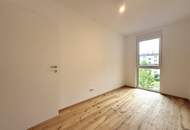 BEZUGSFERTIG: Neubau-Erstbezug mit Freifläche und Küche!