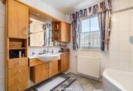 Vielseitige Liegenschaft mit zwei Wohnhäusern, Wirtschaftsgebäuden, Nutzflächen und Wald