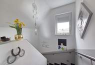 Klassisches Dreigiebelhaus mit eigenem Sonnen- Salar- Heizkraftwerk in Ruhelage an einer Sackgasse