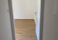 Eine umfassend sanierte 2 Zimmer-Wohnung mit tollem Grundriss, praktischem Abstellraum und sehr schönem Badezimmer wartet auf Sie! Sofort verfügbar!