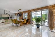 Viel Platz in beliebter Wohngegend, der Attersee nicht weit und riesiger Traumgarten!