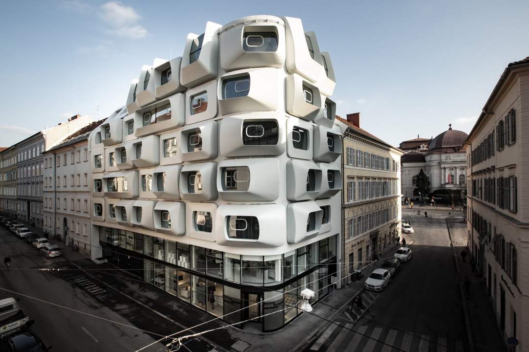 Exklusive Geschäftsfläche zur Miete in Grazer Altstadt – Architektonischer Leuchtturm von Zaha Hadid