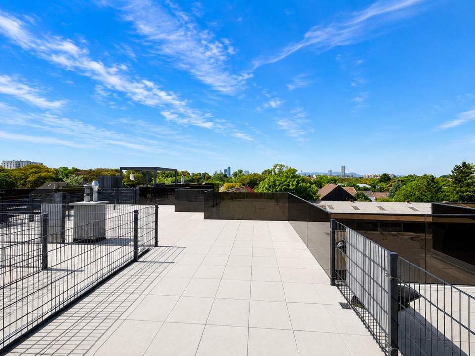 Monthly Rental! 2 Bedroom Penthouse! Skyline+Kahlenberg View! Amazing Roof Top Terrace & Garage!