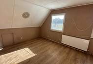 stark renovierungsbedürftiges Fertigteilhaus mit Vollkeller, und wunderschönem Garten