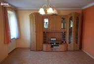 Großes Wohnhaus, großer Garten, große Maschinenhalle