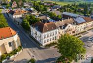 „Wohnung in einer Gründerzeitvilla am Hauptplatz: Ihre Wohnung mit Zukunftspotenzial“