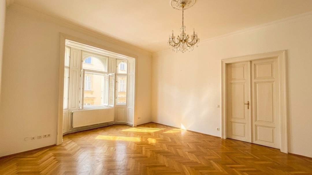 Großzügige Wiener Altbauwohnung mit ca. 4,20 m hohen Decken, Balkon und direktem Liftzugang