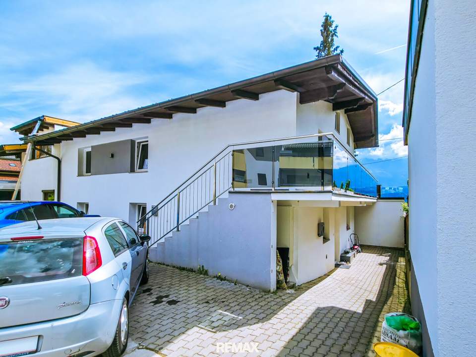 Zweifamilienhaus in Absam, 165m², Garten, Balkon, Terrasse, 3 Stellplätze – Top Lage und ideal für Familien!
