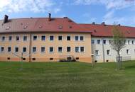 Perfekte Wohnung für junge Familien und Pärchen dank idyllischer Grünlage und optimaler Infrastruktur! Kompakte und sehr flexibel nutzbare Raumaufteilung! Neu saniert und sofort beziehbar!