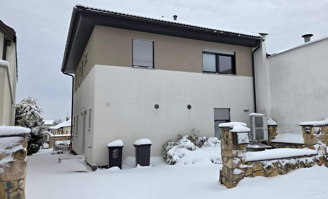 Neuwertiges Einfamilienhaus zu verkaufen