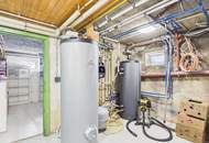 Einfamilienhaus mit großem Grundstück, Pool, PV-Anlage und hochwertiger Sanierung in Eisenstadt