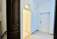 Kleine Altbauwohnung, frisch ausgemalt, neuwertige Küche, ruhig im Hinterhof gelegen, mit guter Raumaufteilung.