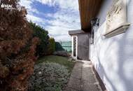 Gemütlicher Ferienbungalow mit feinen Details - 51m² plus überdachte Terrasse, Carport und gepflegtem Garten!