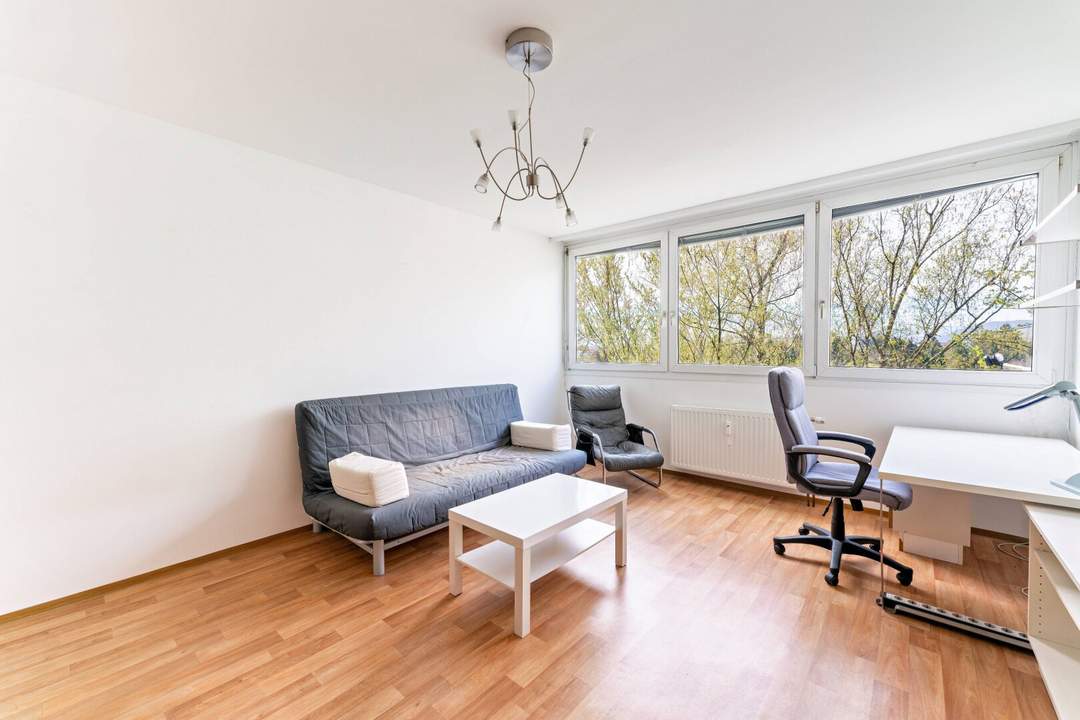 Kleinwohnung mit Entwicklungspotenzial – 4. OG mit Lift