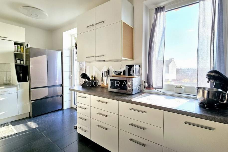 Aussicht inklusive: Helle, sehr große 3-Zimmer-Wohnung mit Balkon und Garage in attraktiver Lage, Wohnung-kauf, 267.000,€, 2700 Wiener Neustadt(Stadt)