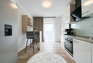 Ruhige Lage mit Blick ins Grüne - Stilvoll möblierte 2,5-Zimmer-Wohnung mit Balkon