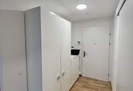 AB 2026! 2 Zimmer- Gartenwohnung neben De la Salle Schule! Schwimmbad und Weinkeller im Haus!