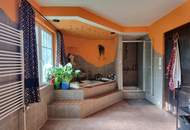 SEHR GERÄUMIGES EIN-ZWEIFAMILIENHAUS MIT STIL IN SONNIGER LAGE