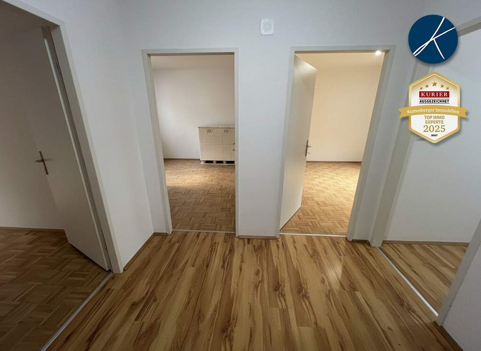 Unbefristet! Erstbezug! Drei separat begehbare Zimmer plus Küche!