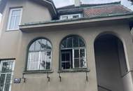 *****Sanierungsbedürftige Villa******