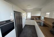 Lichtdurchflutetes, modernes, und großzügig angelegtes Einfamilienhaus mit traumhaftem Blick in die Natur!!