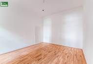 Sechshaus - Erstbezug nach Renovierung! Innenhofausrichtung und 5 Gehminuten zu U4 und U6! Helle Altbau-Wohnung mit 2 oder 3 Zimmern!