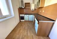 Sanierungsbedürftige 2 Zimmer Wohnung in S-Bahn-Nähe - KEIN LIFT!